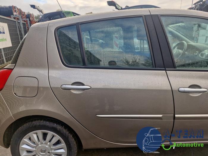 Renault Clio III 1.2 16V 75 Sloopvoertuig (2011, Beige)