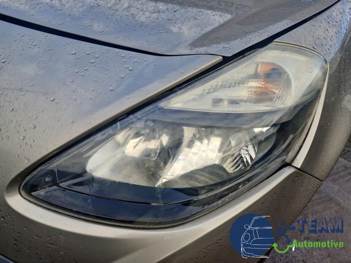 Renault Clio III 1.2 16V 75 Sloopvoertuig (2011, Beige)