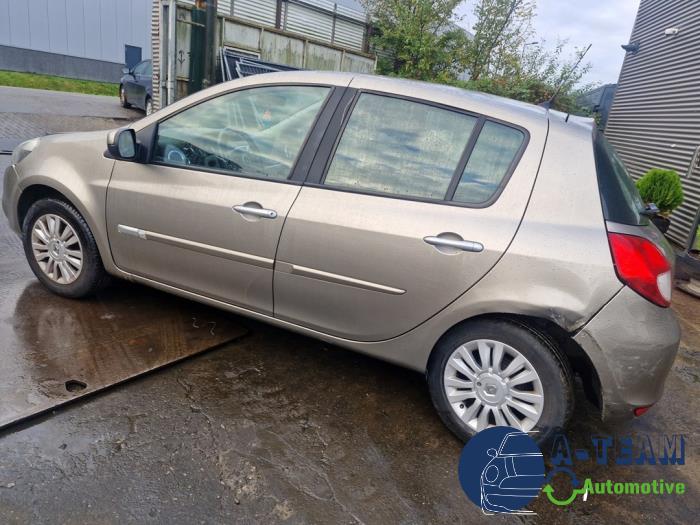 Renault Clio III 1.2 16V 75 Sloopvoertuig (2011, Beige)