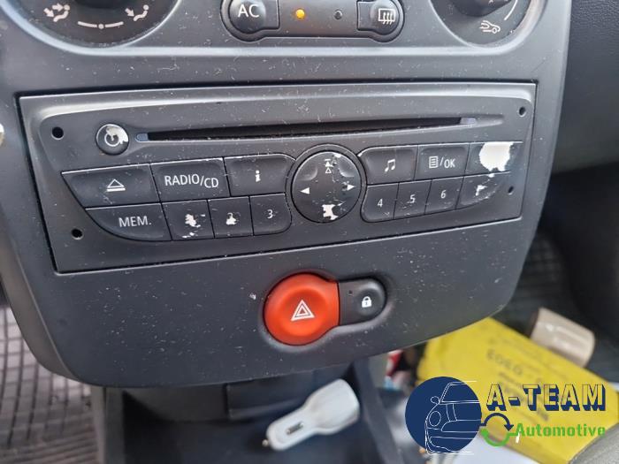 Renault Clio III 1.2 16V 75 Sloopvoertuig (2011, Beige)