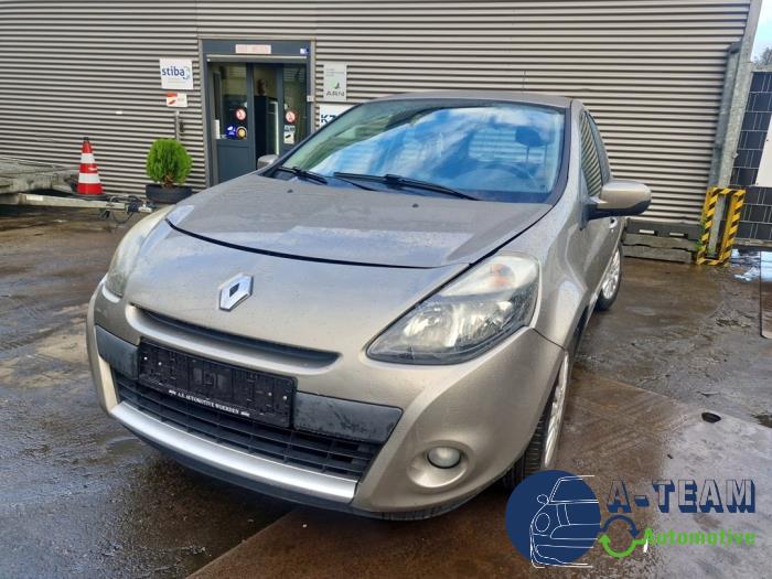 Renault Clio III 1.2 16V 75 Sloopvoertuig (2011, Beige)