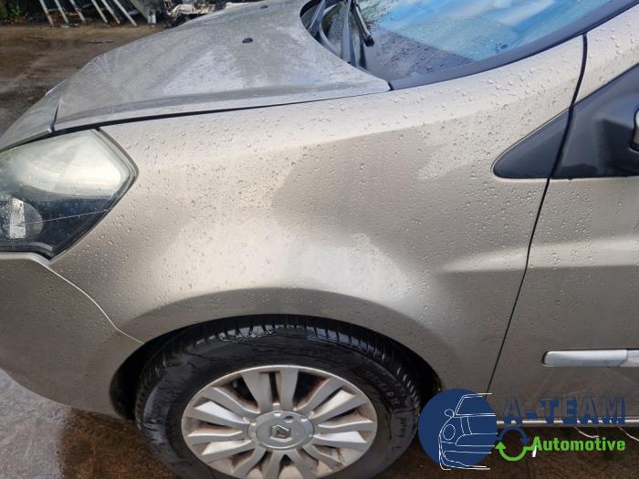 Renault Clio III 1.2 16V 75 Sloopvoertuig (2011, Beige)