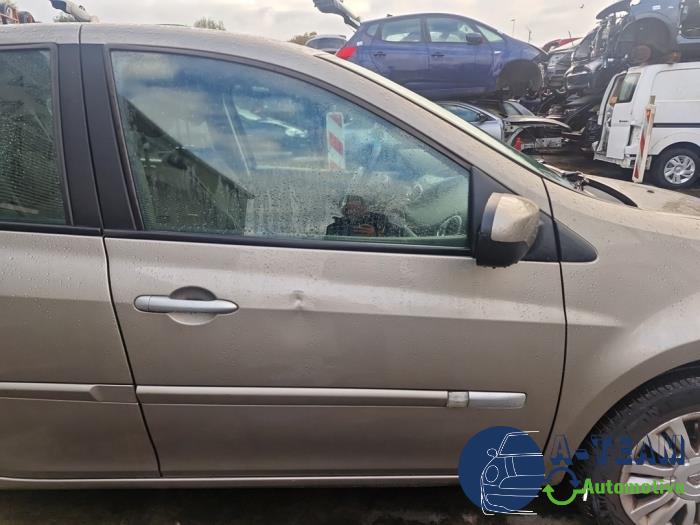 Renault Clio III 1.2 16V 75 Sloopvoertuig (2011, Beige)