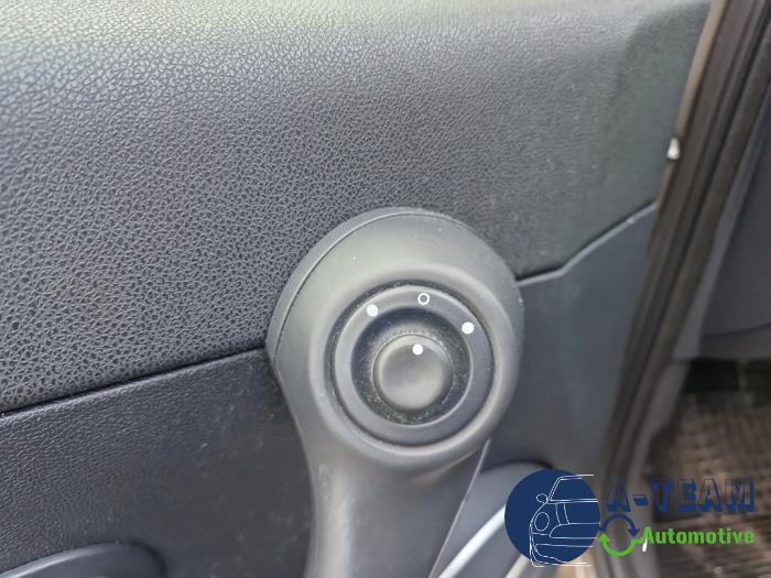 Renault Clio III 1.2 16V 75 Sloopvoertuig (2011, Beige)