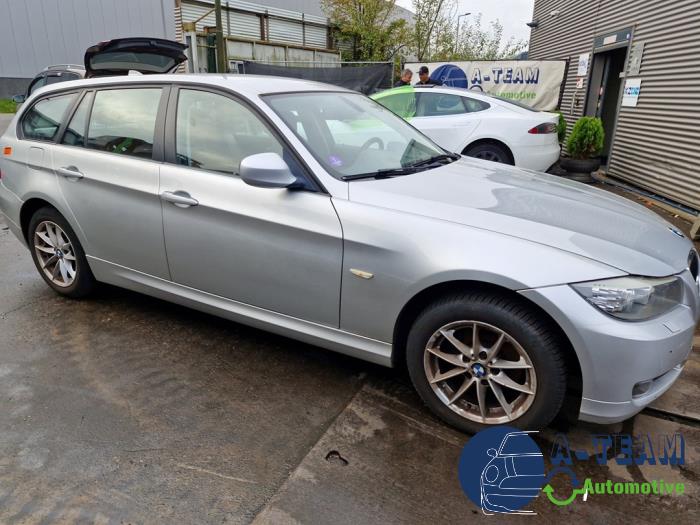 BMW 3 serie Touring 318i 16V Sloopvoertuig (2011, Metallic, Zilver)