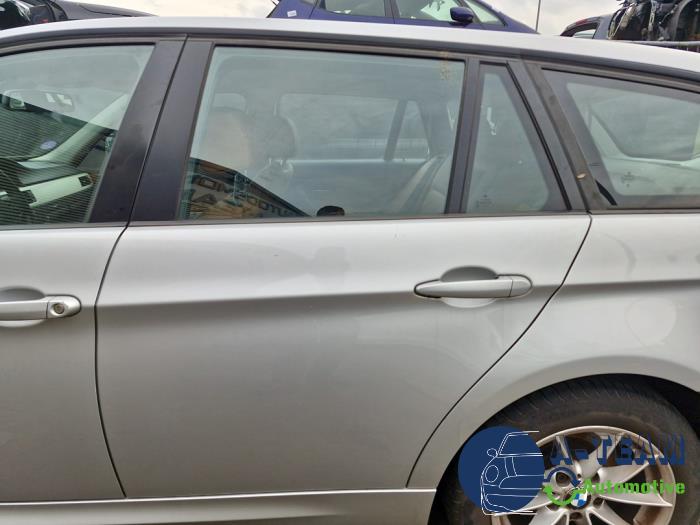 BMW 3 serie Touring 318i 16V Sloopvoertuig (2011, Metallic, Zilver)