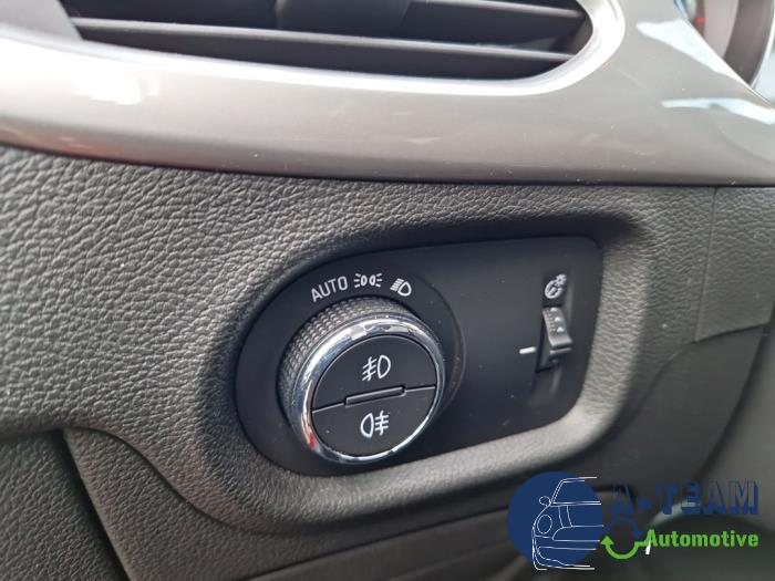 Opel Astra K 1.2 Turbo 12V Sloopvoertuig (2020, Rood)