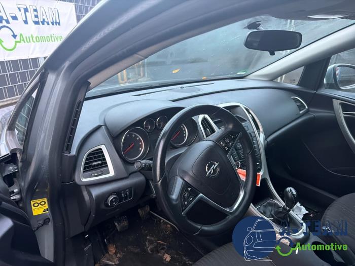 Opel Astra J Sports Tourer 1.4 16V ecoFLEX Sloopvoertuig (2011, Grijs)