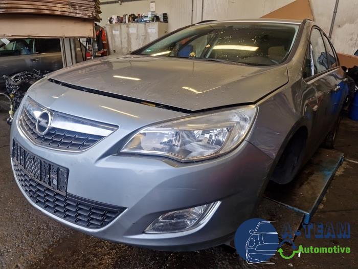 Opel Astra J Sports Tourer 1.4 16V ecoFLEX Sloopvoertuig (2011, Grijs)