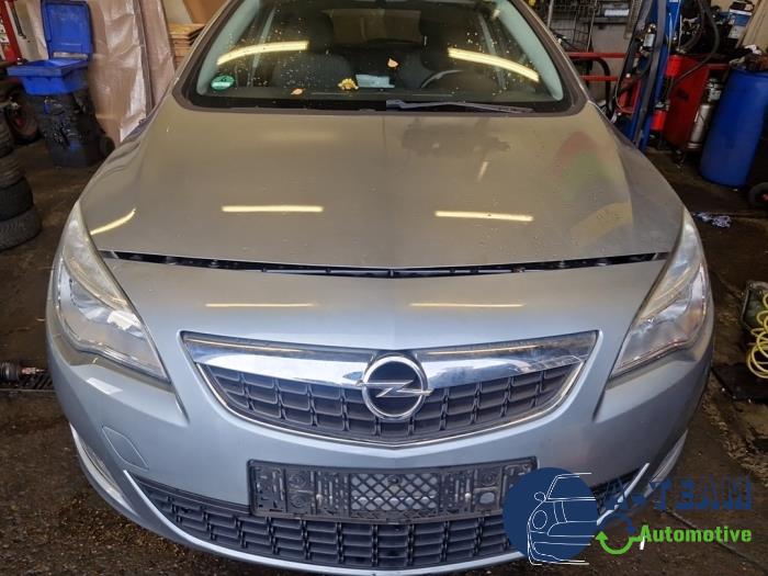 Opel Astra J Sports Tourer 1.4 16V ecoFLEX Sloopvoertuig (2011, Grijs)