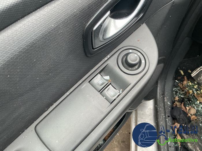 Renault Clio IV Estate/Grandtour 1.5 Energy dCi 90 FAP Sloopvoertuig (2015, Grijs)