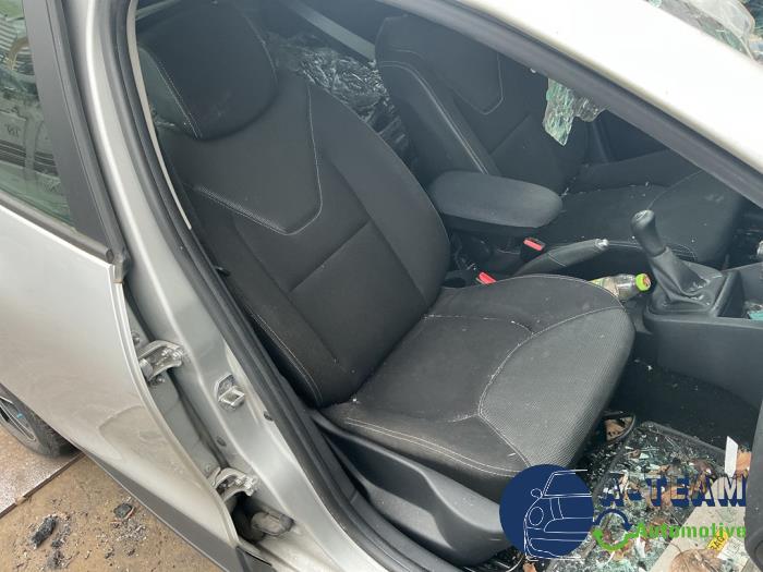 Renault Clio IV Estate/Grandtour 1.5 Energy dCi 90 FAP Sloopvoertuig (2015, Grijs)