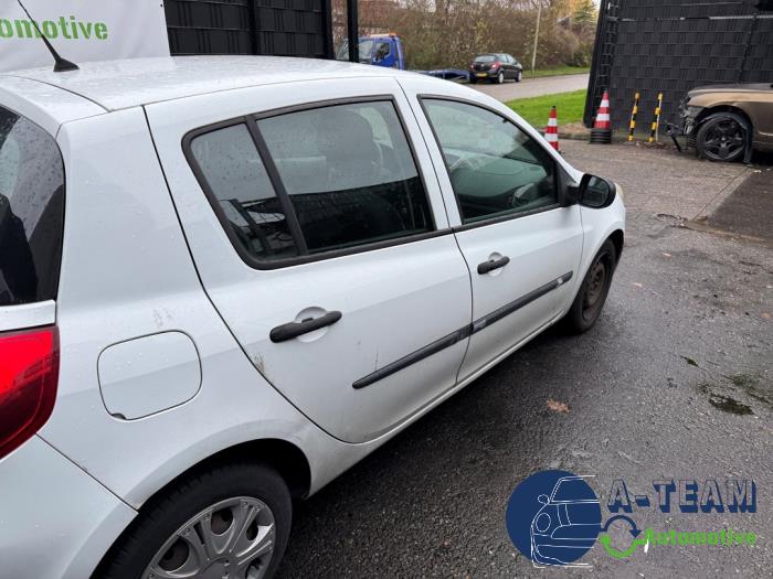 Renault Clio III 1.2 16V 75 Sloopvoertuig (2009, Wit)