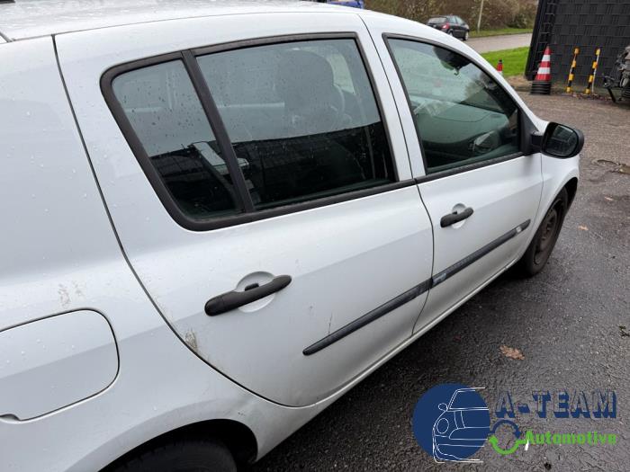 Renault Clio III 1.2 16V 75 Sloopvoertuig (2009, Wit)