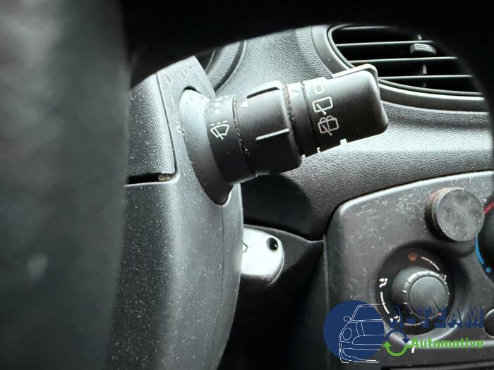 Renault Clio III 1.2 16V 75 Sloopvoertuig (2009, Wit)