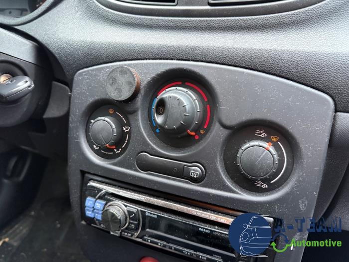 Renault Clio III 1.2 16V 75 Sloopvoertuig (2009, Wit)