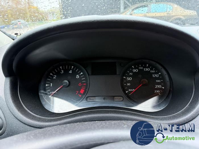 Renault Clio III 1.2 16V 75 Sloopvoertuig (2009, Wit)