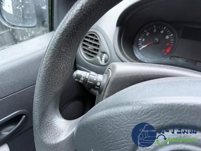 Renault Clio III 1.2 16V 75 Sloopvoertuig (2009, Wit)