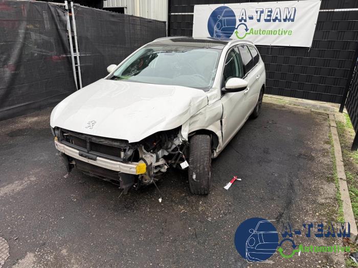 Peugeot 308 SW 1.2 12V e-THP PureTech 130 Sloopvoertuig (2017, Wit)