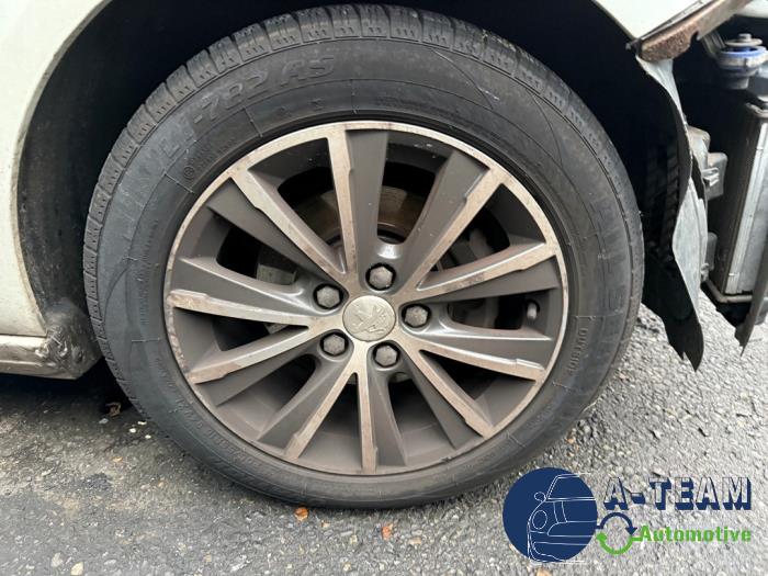 Peugeot 308 SW 1.2 12V e-THP PureTech 130 Sloopvoertuig (2017, Wit)