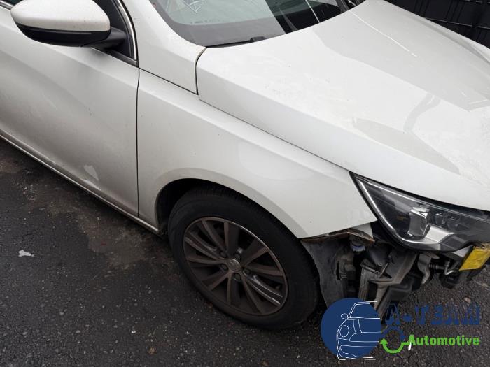 Peugeot 308 SW 1.2 12V e-THP PureTech 130 Sloopvoertuig (2017, Wit)