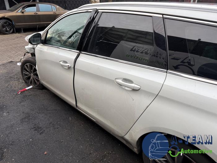 Peugeot 308 SW 1.2 12V e-THP PureTech 130 Sloopvoertuig (2017, Wit)