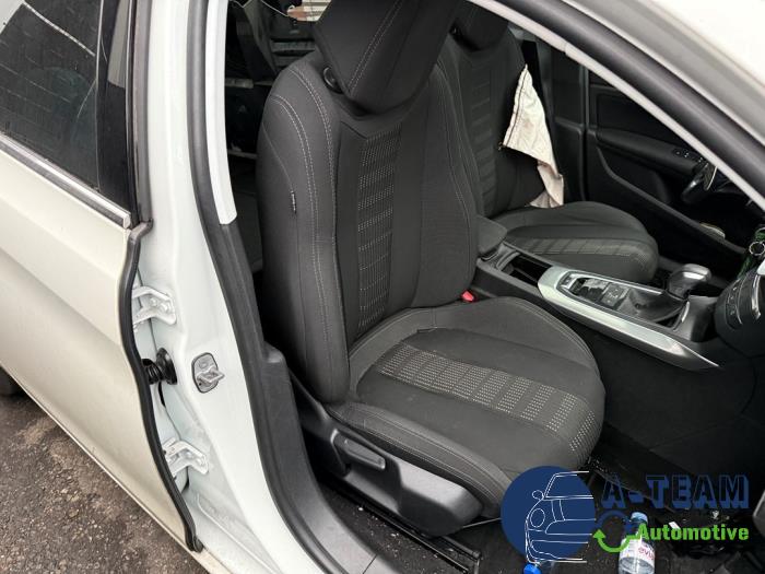 Peugeot 308 SW 1.2 12V e-THP PureTech 130 Sloopvoertuig (2017, Wit)