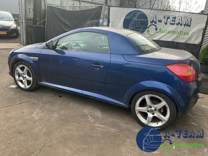 Opel Tigra Twin Top 1.4 16V Sloopvoertuig (2004, Blauw)