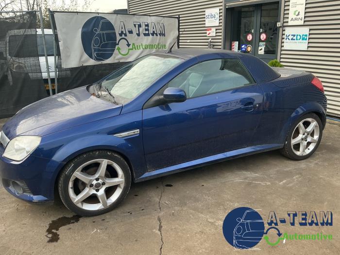 Opel Tigra Twin Top 1.4 16V Sloopvoertuig (2004, Blauw)