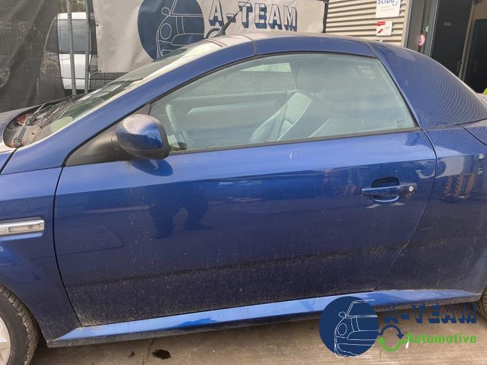 Opel Tigra Twin Top 1.4 16V Sloopvoertuig (2004, Blauw)