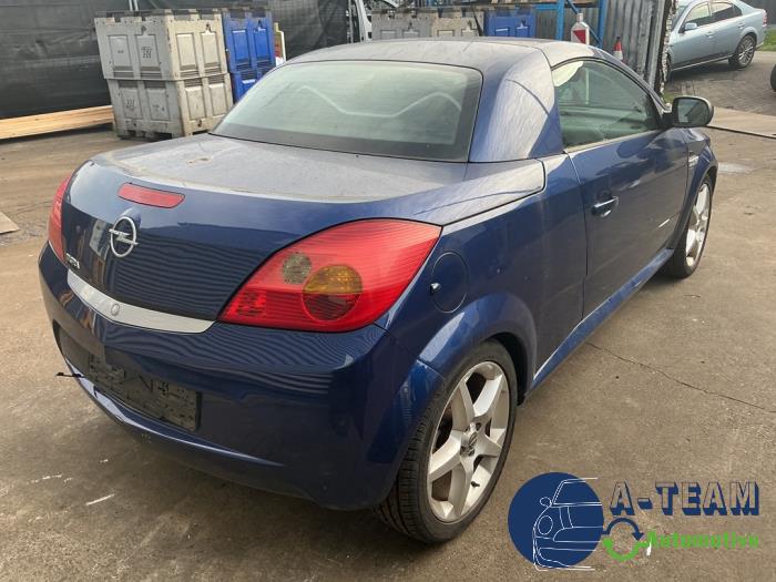 Opel Tigra Twin Top 1.4 16V Sloopvoertuig (2004, Blauw)