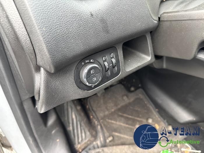 Opel Meriva 1.4 16V Ecotec Sloopvoertuig (2012, Grijs)