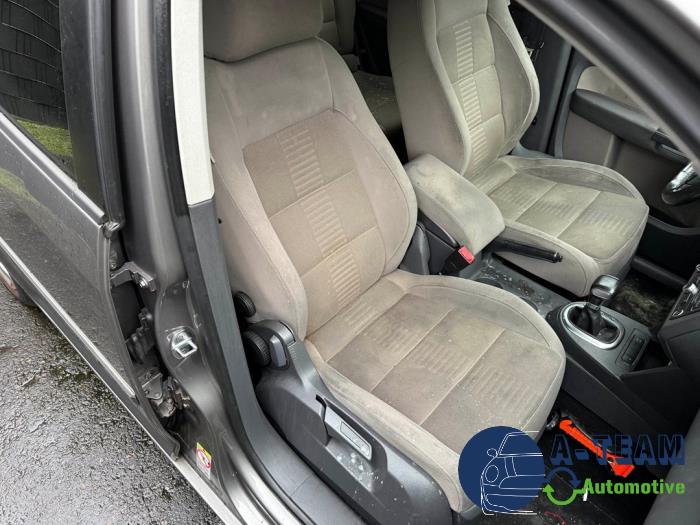 Volkswagen Touran 1.4 16V TSI 140 Sloopvoertuig (2010, Grijs)