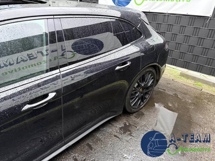 Porsche Panamera Sport Turismo 2.9 V6 24V 4 E-Hybrid Sloopvoertuig (2017, Zwart)