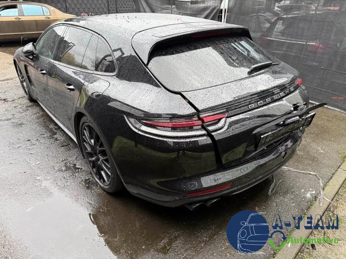 Porsche Panamera Sport Turismo 2.9 V6 24V 4 E-Hybrid Sloopvoertuig (2017, Zwart)