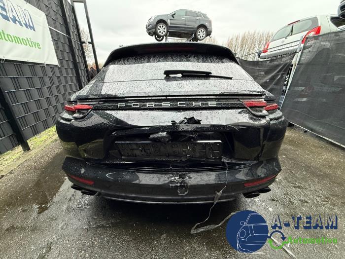 Porsche Panamera Sport Turismo 2.9 V6 24V 4 E-Hybrid Sloopvoertuig (2017, Zwart)
