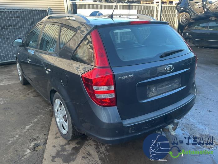 Kia Cee'd Sporty Wagon 1.6 CVVT 16V Sloopvoertuig (2008, Grijs)