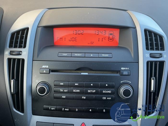 Kia Cee'd Sporty Wagon 1.6 CVVT 16V Sloopvoertuig (2008, Grijs)