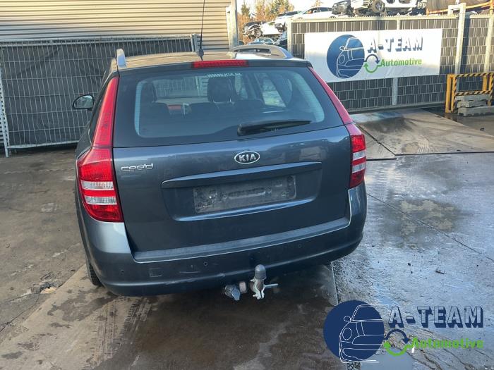 Kia Cee'd Sporty Wagon 1.6 CVVT 16V Sloopvoertuig (2008, Grijs)