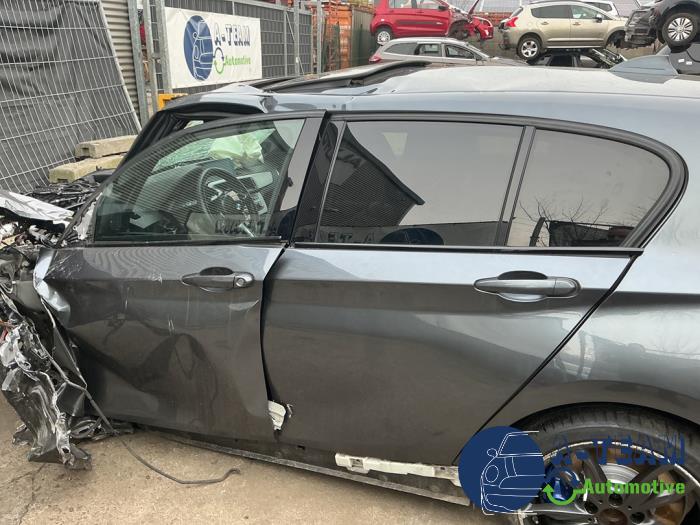 BMW M1 M140i 3.0 24V Sloopvoertuig (2017, Metallic, Grijs)