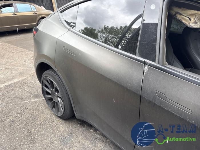 Tesla Model Y Long Range,Performance Sloopvoertuig (2023, Zwart)