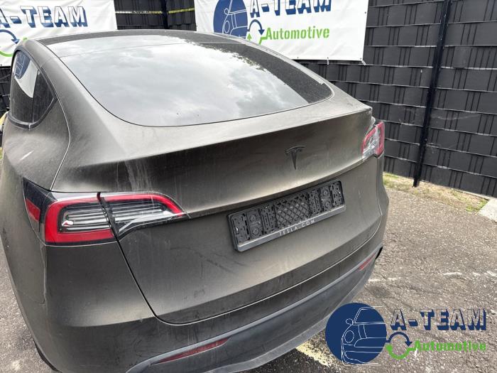 Tesla Model Y Long Range,Performance Sloopvoertuig (2023, Zwart)