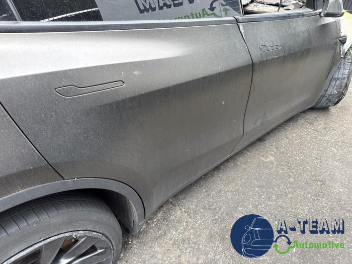 Tesla Model Y Long Range,Performance Sloopvoertuig (2023, Zwart)