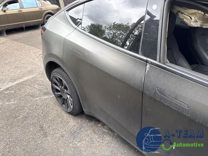 Tesla Model Y Long Range,Performance Sloopvoertuig (2023, Zwart)