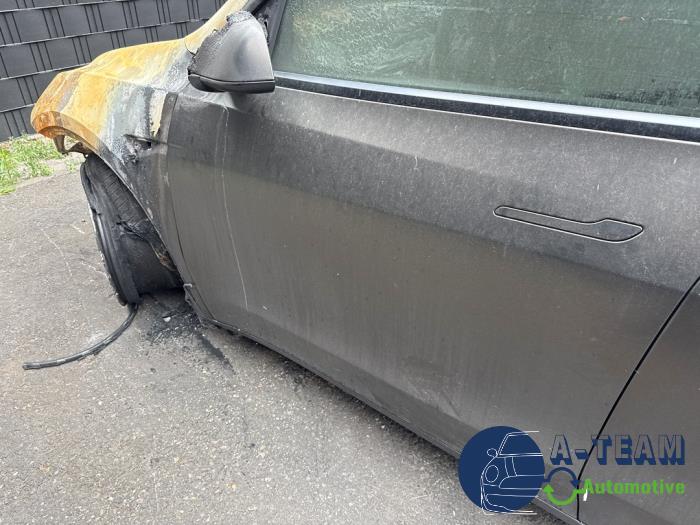 Tesla Model Y Long Range,Performance Sloopvoertuig (2023, Zwart)