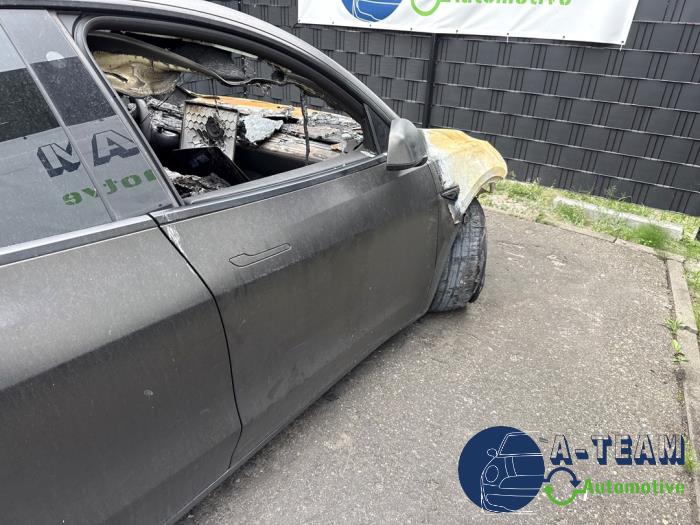 Tesla Model Y Long Range,Performance Sloopvoertuig (2023, Zwart)