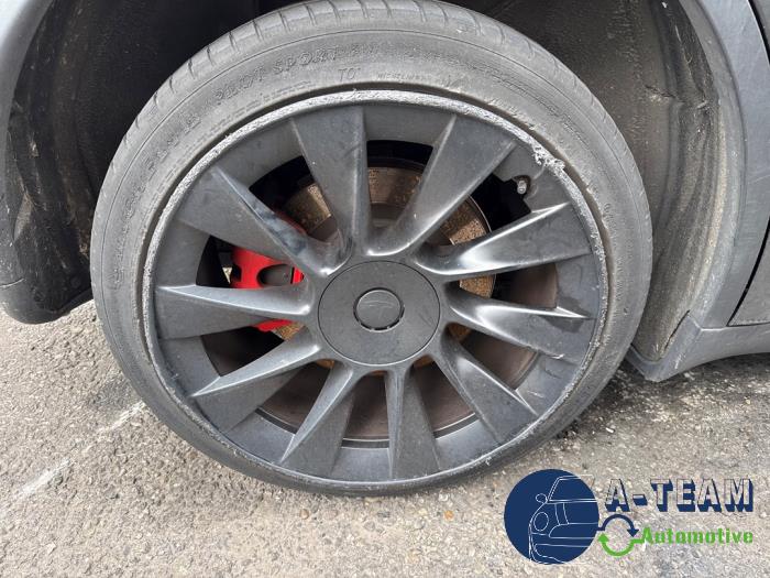 Tesla Model Y Long Range,Performance Sloopvoertuig (2023, Zwart)