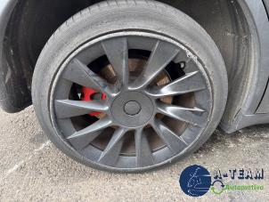 Tesla Model Y Long Range,Performance Sloopvoertuig (2023, Zwart)