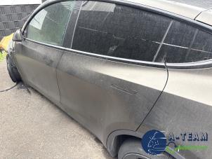 Tesla Model Y Long Range,Performance Sloopvoertuig (2023, Zwart)