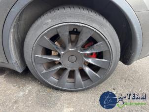 Tesla Model Y Long Range,Performance Sloopvoertuig (2023, Zwart)